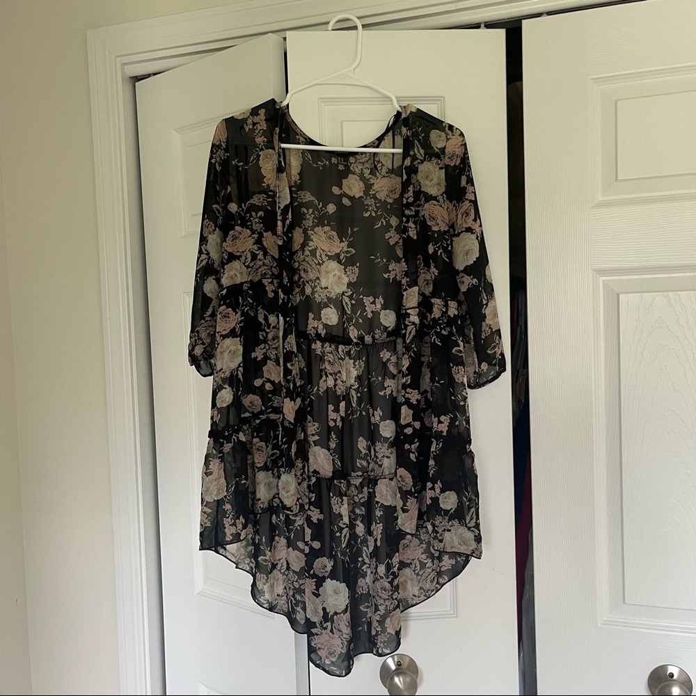 black floral medium forever 21 cardigan